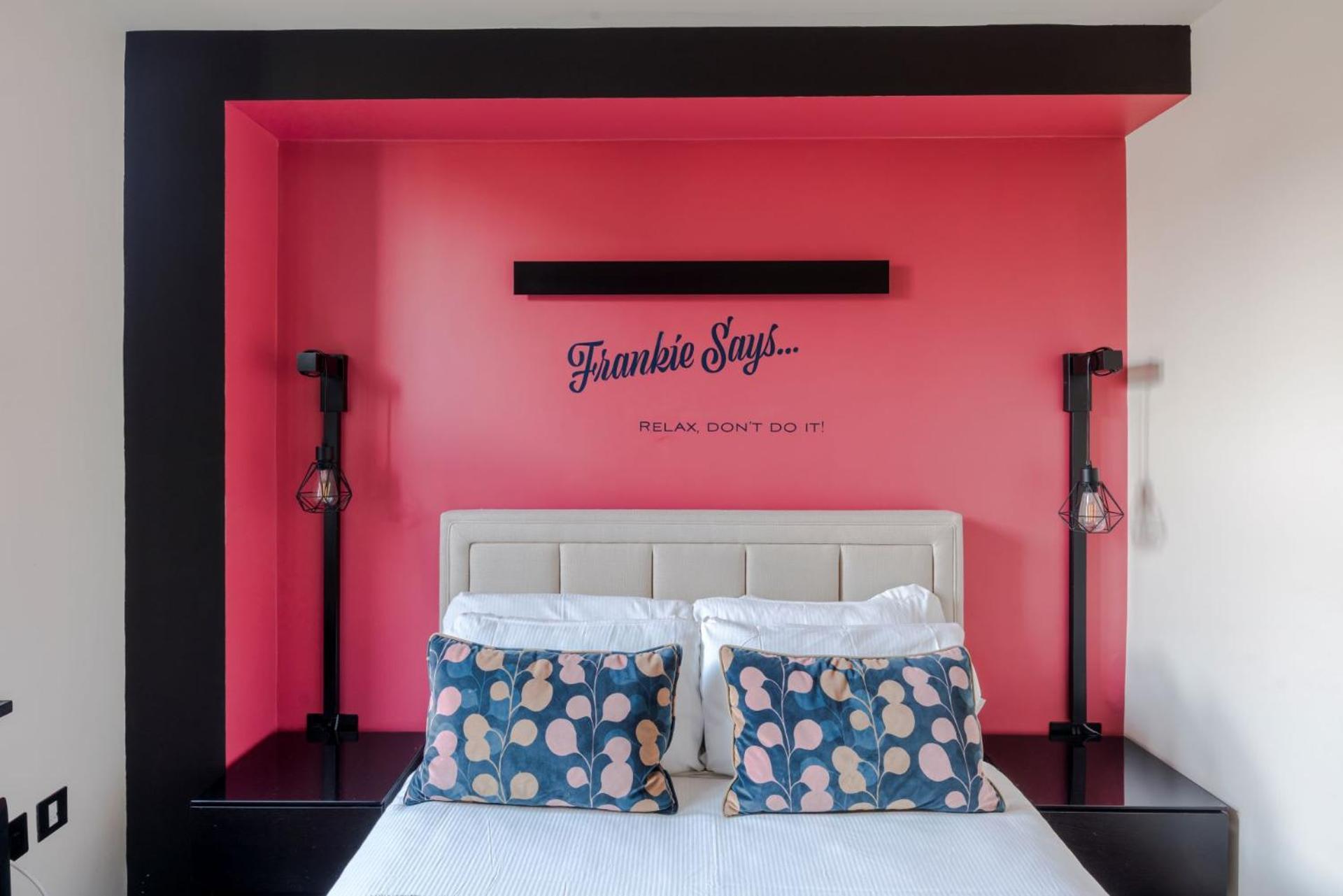 The Influencer Suite - Soho - By Frankie Says Londen Buitenkant foto
