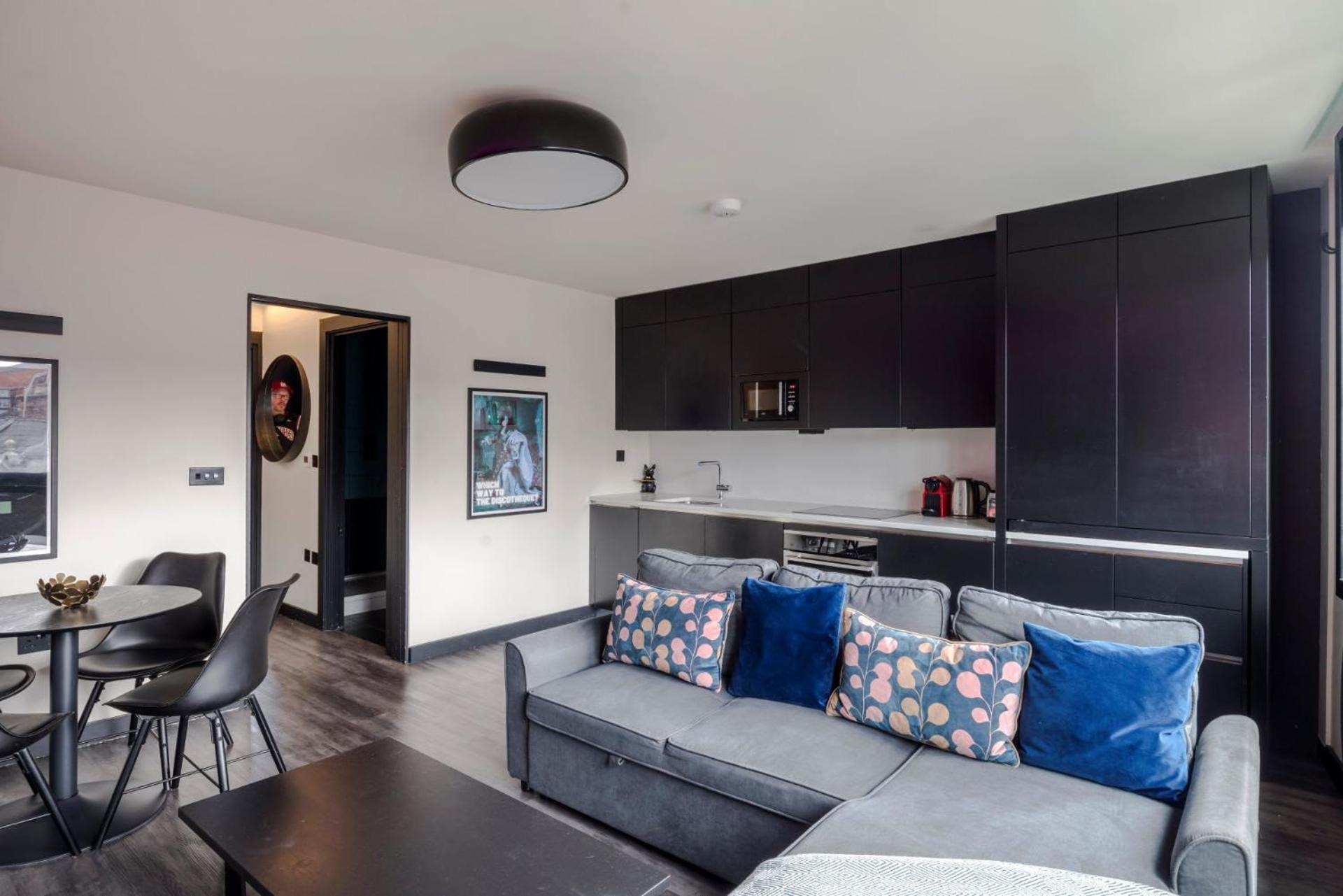 The Influencer Suite - Soho - By Frankie Says Londen Buitenkant foto
